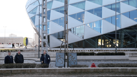 Andreas Fogarasi, Budapest, 2015. Fotograma del vídeo HD, sonido 